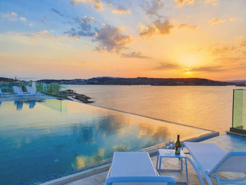 Seaview Hotel 4*